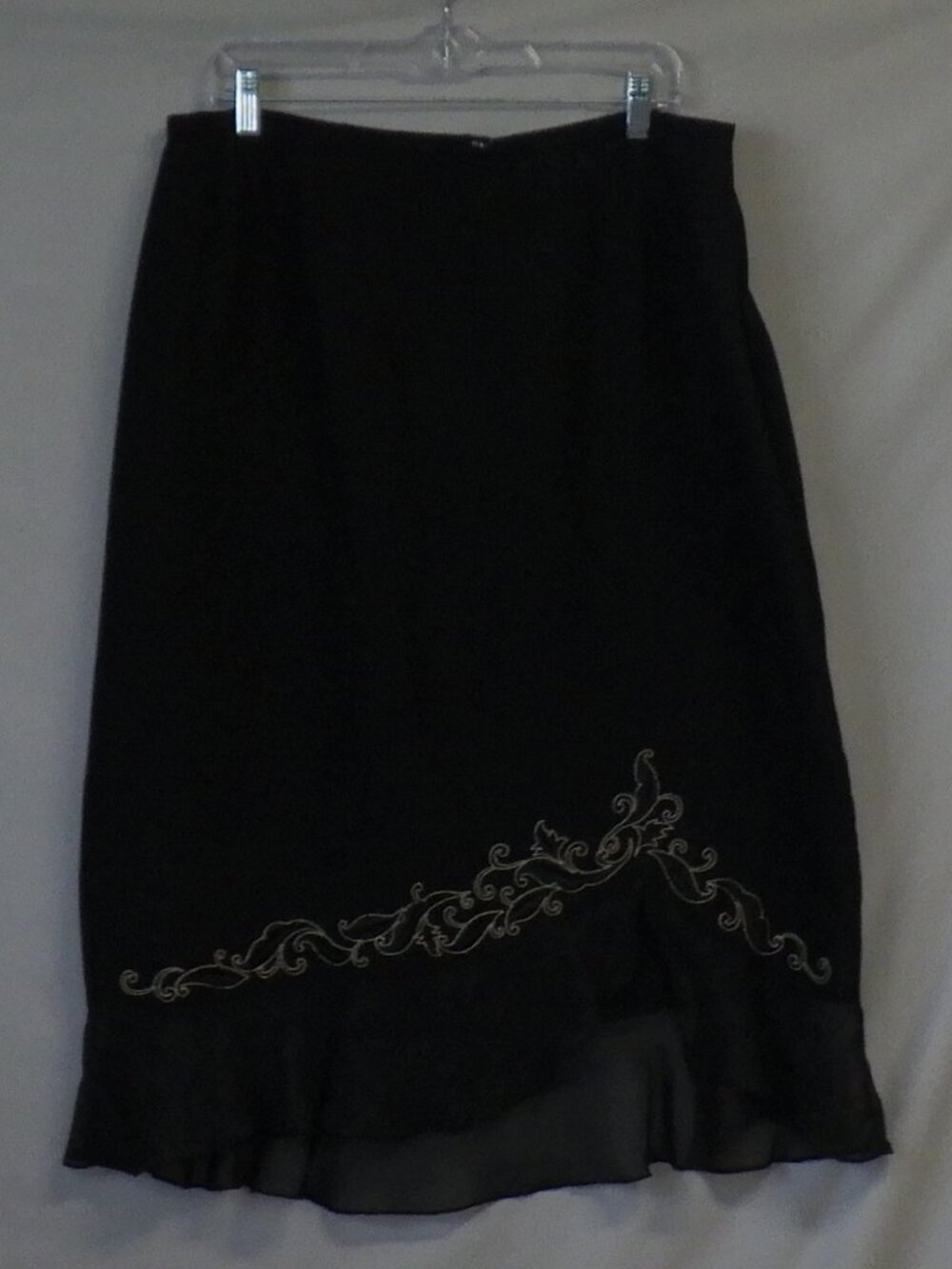 Y2K Plaza South Woman Black Midi Skirt